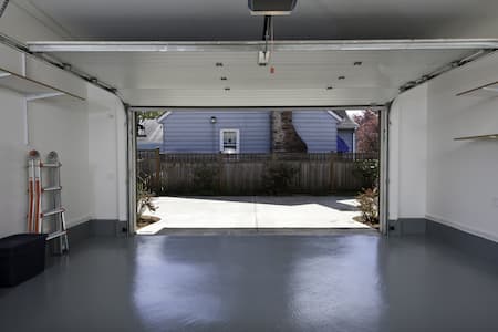 Why annapolis homeowners are choosing epoxy coating for their garage floors